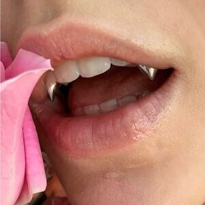 Stonehart Jewelry 14KT White Gold Fangs BNIB